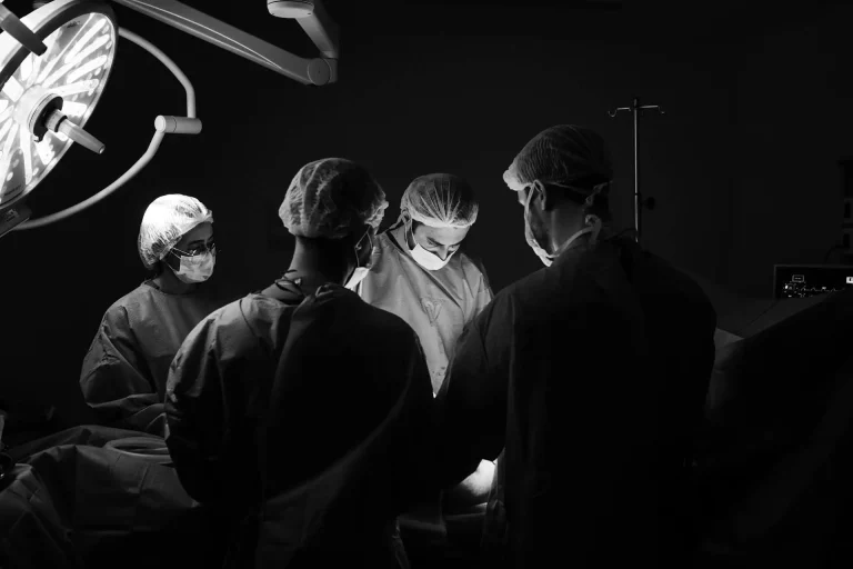 Could Eyelid Surgery in Dubai Be the Secret to Looking Less Tired?
